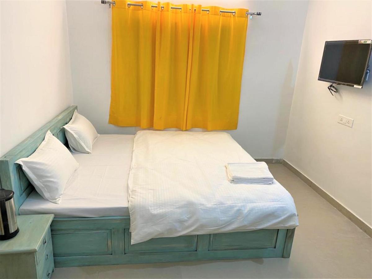 Shikhar Bunglow - A Stunning Valley View Bungalow In Mount Abu Bed and Breakfast Eksteriør billede