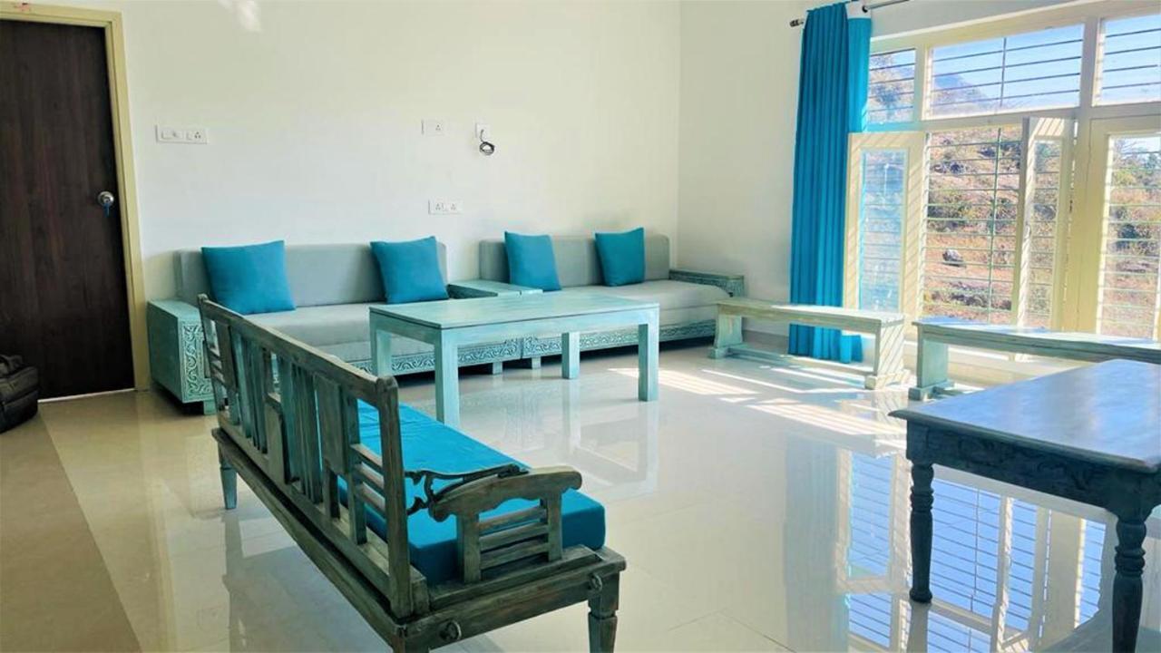 Shikhar Bunglow - A Stunning Valley View Bungalow In Mount Abu Bed and Breakfast Eksteriør billede
