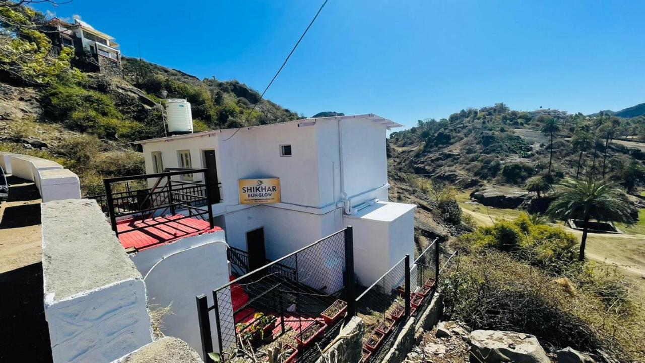 Shikhar Bunglow - A Stunning Valley View Bungalow In Mount Abu Bed and Breakfast Eksteriør billede