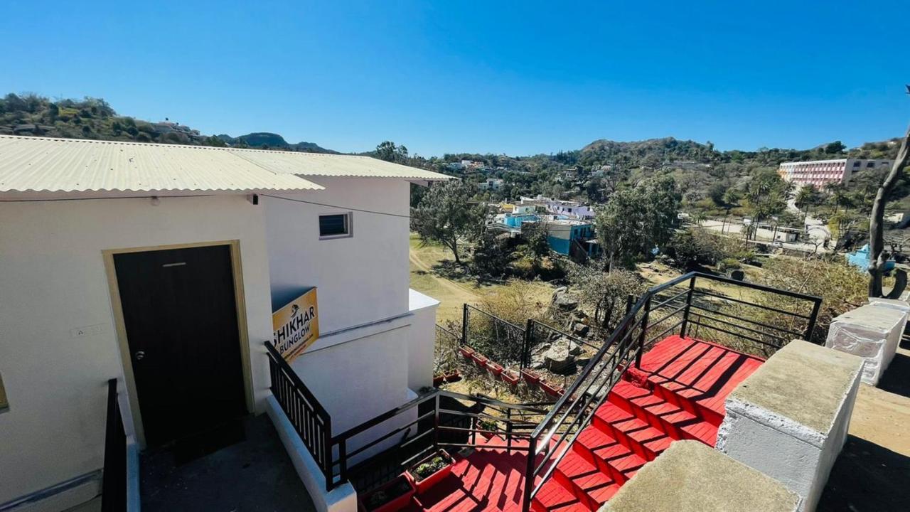 Shikhar Bunglow - A Stunning Valley View Bungalow In Mount Abu Bed and Breakfast Eksteriør billede