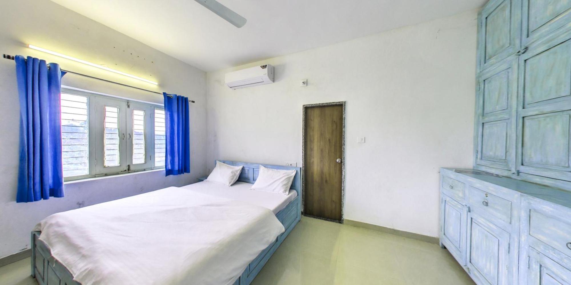 Shikhar Bunglow - A Stunning Valley View Bungalow In Mount Abu Bed and Breakfast Eksteriør billede